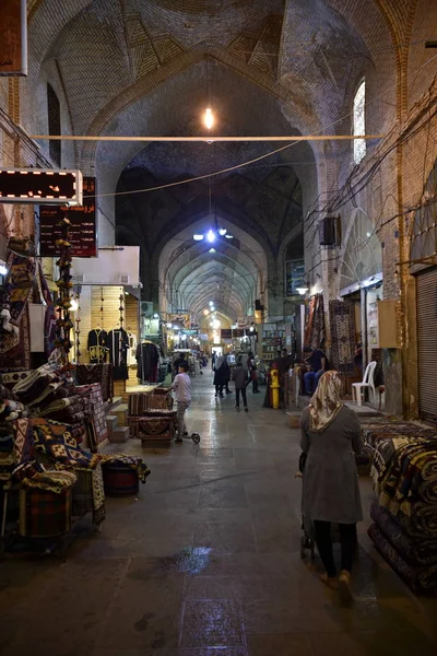 Vakil Çarşısı, Şiraz, Fars Province, İran, 23 Haziran 2019, bul — Stok fotoğraf