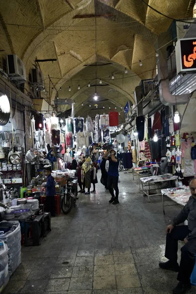 Vakil Çarşısı, Şiraz, Fars Province, İran, 23 Haziran 2019, bul — Stok fotoğraf