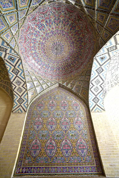 Mešita Nasir-ol-Molk nebo růžová mešita, Shiraz, Fars, Írán — Stock fotografie