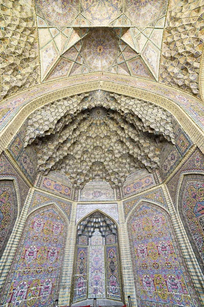Mešita Nasir-ol-Molk nebo růžová mešita, Shiraz, Fars, Írán — Stock fotografie