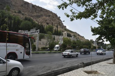 Kur'an Kapısı (Darvazeh-i Kur'an), Şiraz, Fars Eyaleti, İran, Haziran