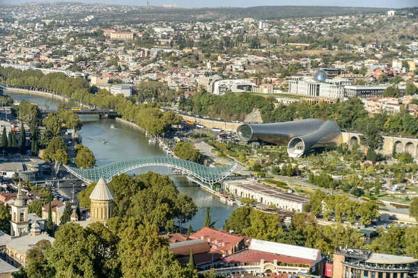 Old Tbilisi, Tbilisi, Georgië, 17 oktober 2019, Arial view of T — Stockfoto