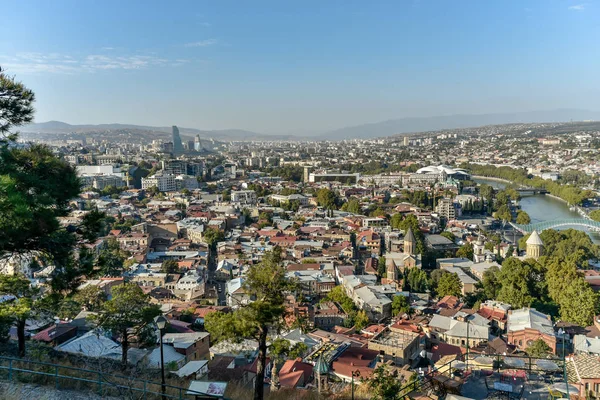Old Tbilisi, Tbilisi, Georgië, 17 oktober 2019, Arial view of T — Stockfoto