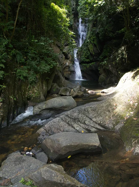 Kurak mevsimde Şelale Phet Phanomwat Şelalesi, Tayland 'ın Surat Thani ilinde..
