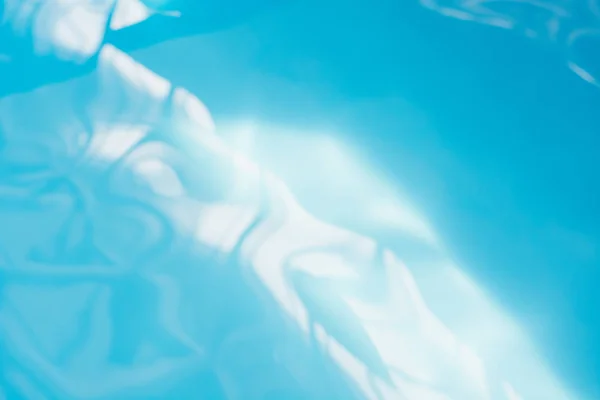 Μπλε Πισίνα Νερό Αντανακλάσεις Ήλιο Αφηρημένη Φαντασία Θολή Φόντο — Φωτογραφία Αρχείου