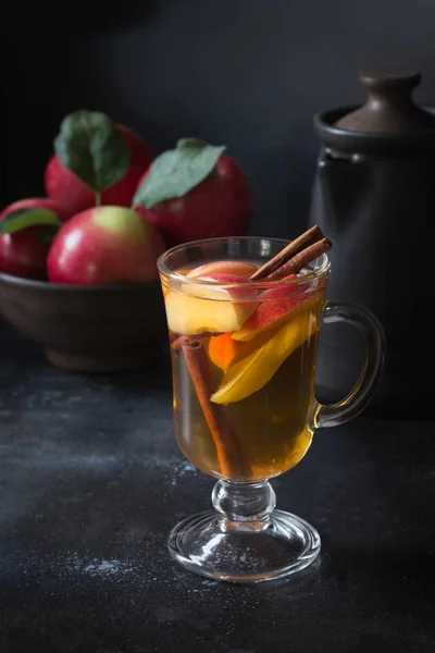 Glass Tea Lemon Spiced Sliced Apple Cinnamon Black Board Close — Stock Photo, Image