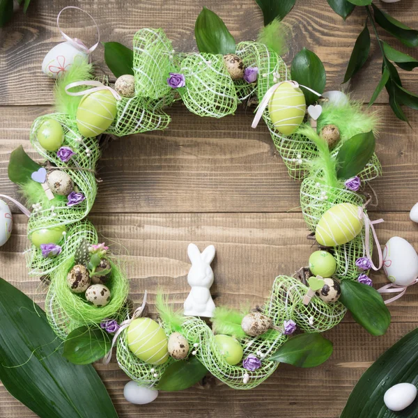 Corona Primavera Con Flores Huevos Fondo Pascua Vista Superior — Foto de Stock