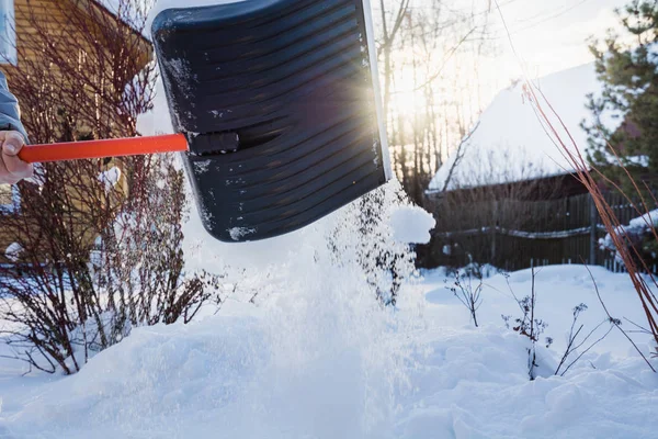 Snöröjning Spade Efter Snöfall Utomhus Närbild — Stockfoto