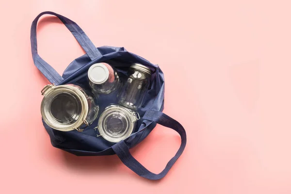 Conjunto de frascos y bolsa textil para la compra de residuos cero . —  Fotos de Stock