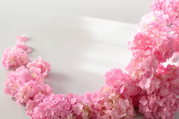 Marco Con Hortensias Rosadas Composición Flores Con Espacio Copia Gris —  Fotos de Stock