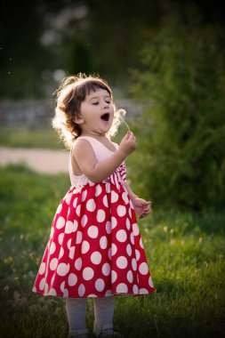 Parktaki küçük kız