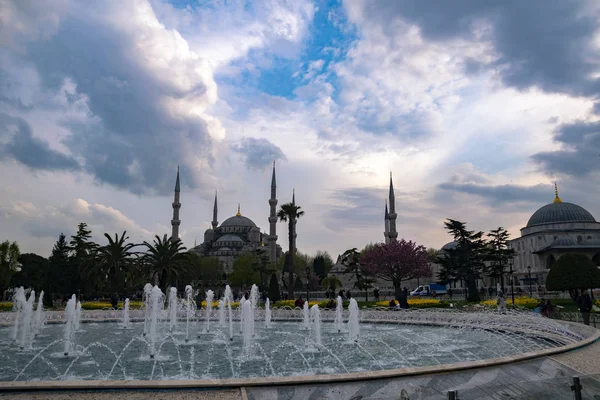 Kék Mecset Isztambulban Reggel Annak Esővíz Elmélkedés Fotó Venni 22St — Stock Fotó
