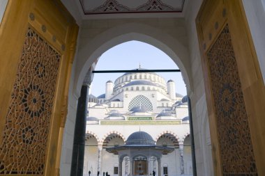 Çamlıca cami Türkiye'deki en büyük Camisi olma özelliğini taşıyor. 29 Mart 2019, stanbul, Türkiye'de çekilen fotoğraf