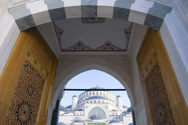 Mosquée Camlica Particularité Être Grande Mosquée Turquie Photo Prise Mars — Photo