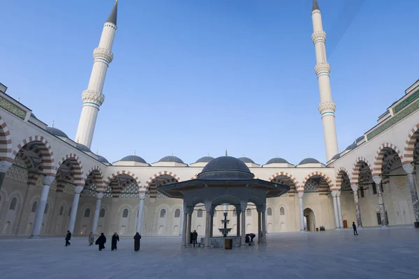Mosquée Camlica Particularité Être Grande Mosquée Turquie Photo Prise Mars — Photo