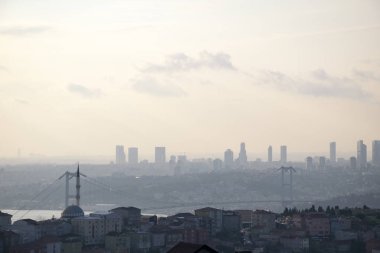 Çamlıca Camii'nden İstanbul manzarası. Fotoğraf 29 Mart 2019 tarihinde İstanbul, Türkiye
