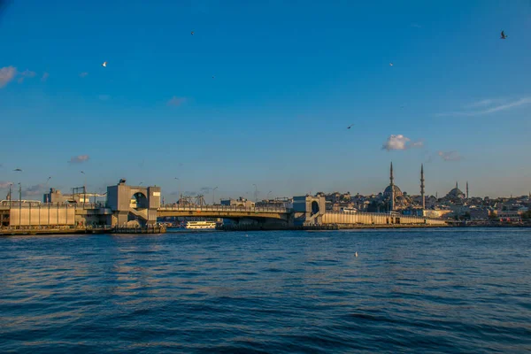 Istanbul Turecko Září 2019 Nová Mešita Bosporu Mostě Galata Istanbulu — Stock fotografie