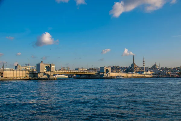Istanbul Turchia Settembre 2019 Nuova Moschea Con Bosforo Sul Ponte — Foto Stock