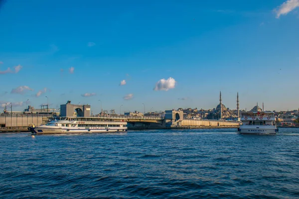 Istanbul Turecko Září 2019 Nová Mešita Bosporu Mostě Galata Istanbulu — Stock fotografie