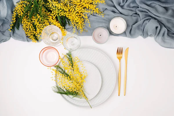 Festive Table Setting Plates Cutlery Gray Decorative Textile Yellow Flowers — Stock Photo, Image