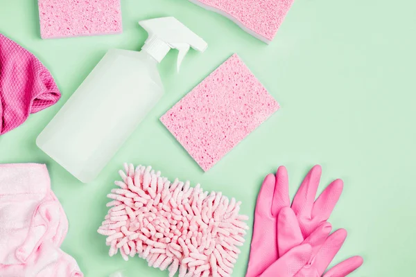 Wasmiddelen Reinigingsaccessoires Roze Kleur Schoonmaakservice Concept Platte Lay Bovenaanzicht — Stockfoto