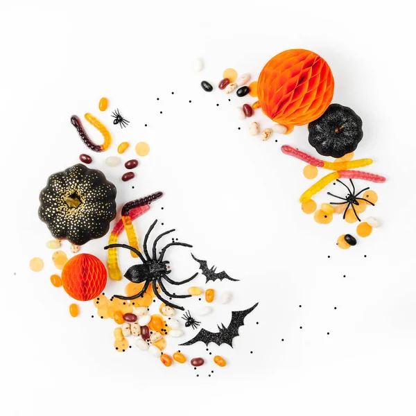 Halloween Feiertag Hintergrund Mit Bonbons Fledermäusen Spinnen Kürbissen Und Dekorationen — Stockfoto