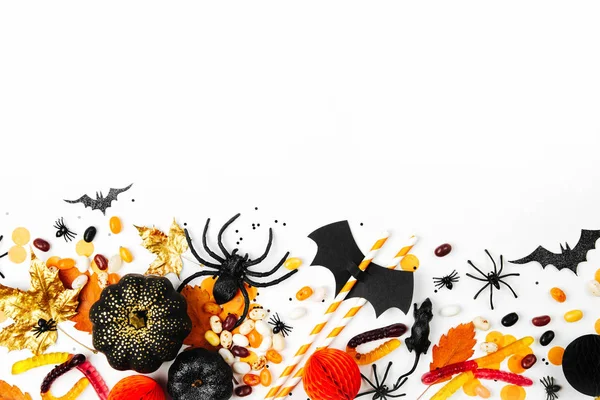 Halloween Feiertag Hintergrund Mit Bonbons Fledermäusen Spinnen Kürbissen Und Dekorationen — Stockfoto