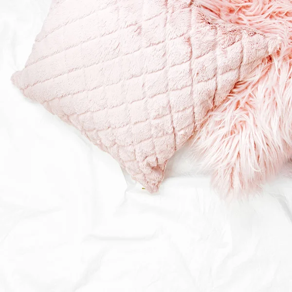 Almohadas Color Rosa Suave Manta Cama Blanca Vista Superior — Foto de Stock