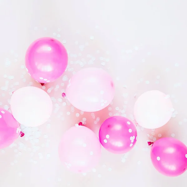 Fondo Festivo Con Globos Rosados Blancos Sobre Fondo Pastel — Foto de Stock