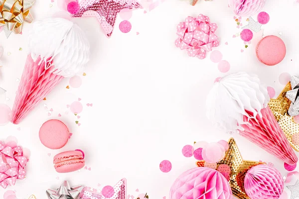 Fundo Festivo Com Rosa Pastel Decorações Douradas — Fotografia de Stock