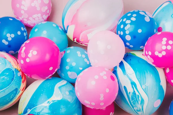 Kleurrijke Ballonnen Pastel Gekleurde Achtergrond — Stockfoto