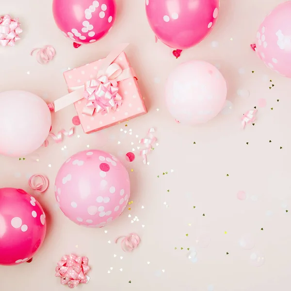 Balões Cor Rosa Caixa Presente Decorações Fundo Pastel — Fotografia de Stock