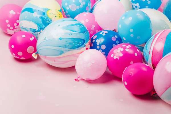Πολύχρωμα Μπαλόνια Παστέλ Χρώμα Φόντου Εορταστική Γενέθλια Κόμμα Έννοια Επίπεδη — Φωτογραφία Αρχείου