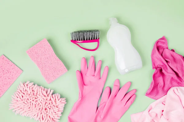 Wasmiddelen Reinigingsaccessoires Roze Kleur Schoonmaakservice Concept Platte Lay Bovenaanzicht — Stockfoto