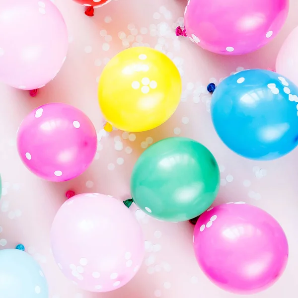 Kolorowe Balony Pastelowy Kolor Tła Uroczysty Lub Urodziny Party Koncepcja — Zdjęcie stockowe