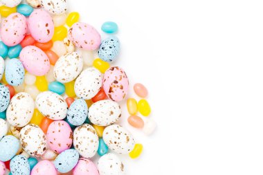 Pastel renklerde şık şeker arka plan. Paskalya kavramı. Düz yatıyordu