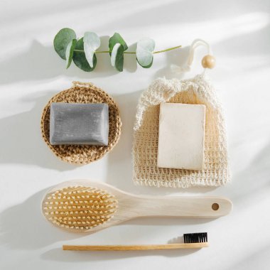 Sabun Eko Torbası, bambu diş fırçası, doğal fırça Eko Kozmetik ürünleri ve aletleri. Sıfır atık, plastiksiz. Sürdürülebilir yaşam tarzı kavramı.