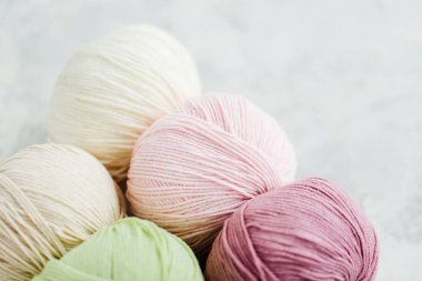 İplik örme pastel renklerde için. 