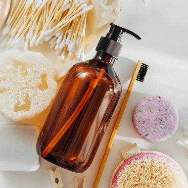 Doğal banyo aksesuarları ile Sabunluk. Sıfır atık kavramı.