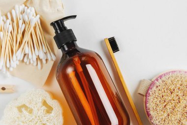 Doğal banyo aksesuarları ile Sabunluk. Sıfır atık kavramı.