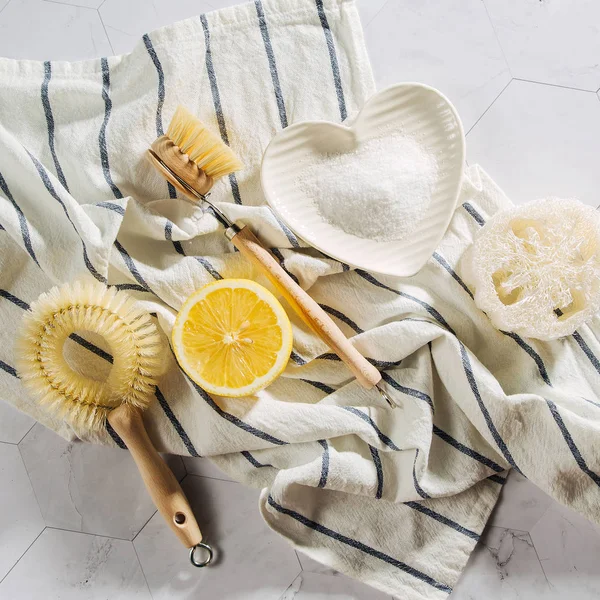 Outils Produits Nettoyage Naturels Respectueux Environnement Brosses Plat Bambou Citron — Photo