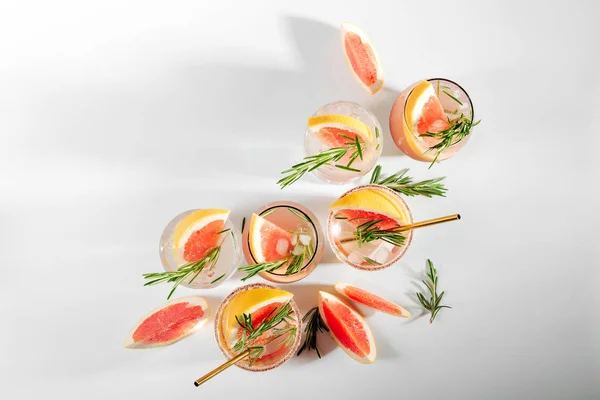 Toranja Coquetel Rosemary Bebida Refrescante Não Alcoólica Perfeita Para Primavera — Fotografia de Stock