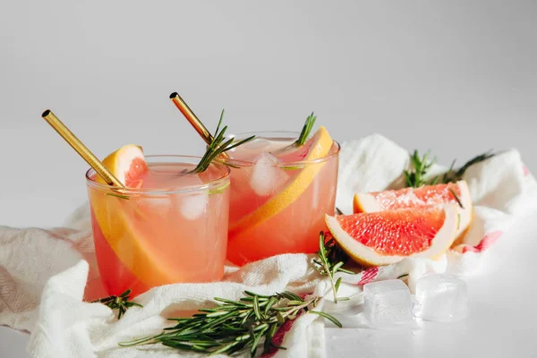 Cocktail Casero Cóctel Pomelo Romero Bebida Refrescante Sin Alcohol Perfecta — Foto de Stock