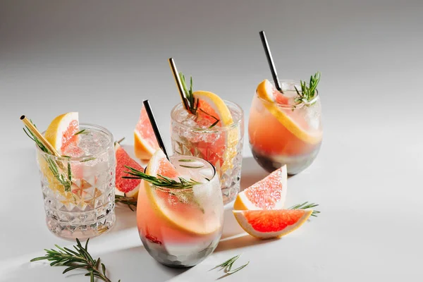 Toranja Coquetel Rosemary Bebida Refrescante Não Alcoólica Perfeita Para Primavera — Fotografia de Stock