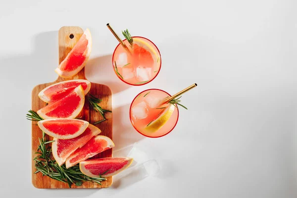 Homemade Cocktail Making Grapefruit Rosemary Cocktail Refreshing Non Alcoholic Drink — Stock Photo, Image