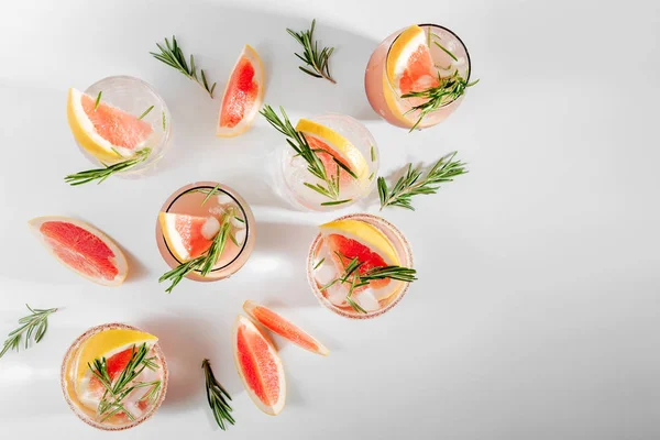 Toranja Coquetel Rosemary Bebida Refrescante Não Alcoólica Perfeita Para Primavera — Fotografia de Stock