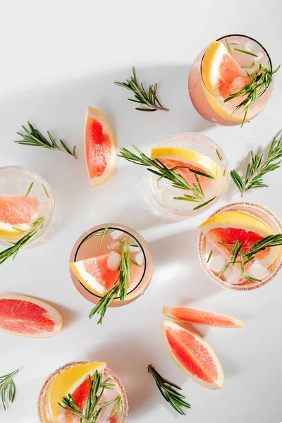 Grapefruit Rosemary Koktejl Osvěžující Nealkoholický Nápoj Ideální Pro Jaro Nebo — Stock fotografie