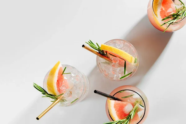 Grapefrukt Och Rosemary Cocktail Uppfriskande Och Alkoholfri Dryck Perfekt För — Stockfoto