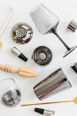Kokteyl yapmak için Bar aksesuarları ve aletler