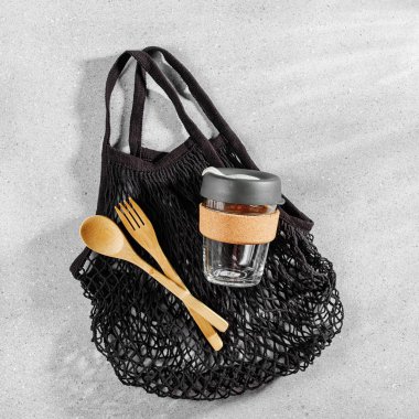 Çevre dostu bambu çatal bıçak takımı, çanta ve yeniden kullanılabilir kahve bardağı seti